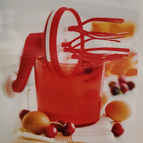 Spinty Chef kitchen tool new with 3 detachable beaters