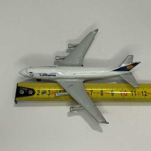 Matchbox 1988 Skybusters Boeing 747-400 Lufthansa used