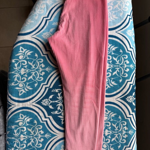 Children's pants 2 in like new condition, pink, for 5 years old