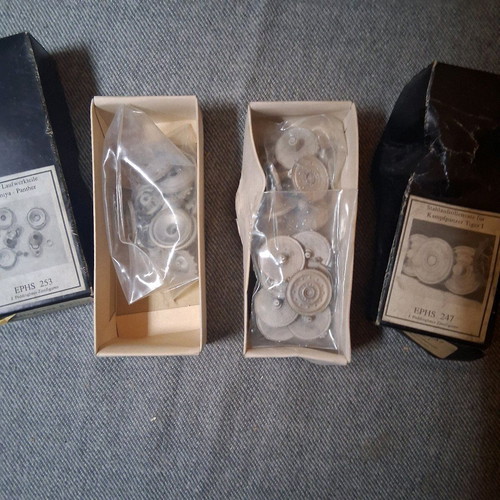 Zinnfiguren metallic models new, pack of 13 pieces from Greece