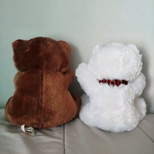 ArGOODakia like new, set of 2