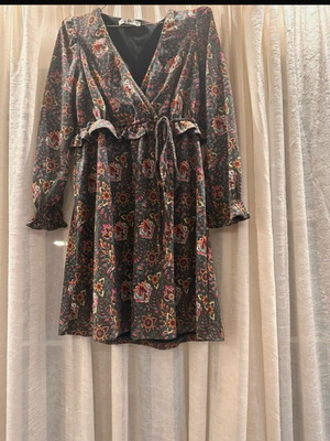 Φόρεμα Attrattivo με σούρες, μέγεθος M, σαν καινούργιο, πολύχρωμο