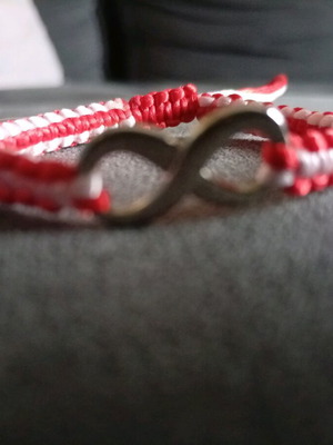Martis bracelet with infinity new, white and red