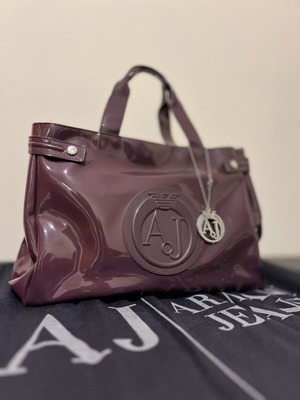 Γυναικεία τσάντα Armani Jeans σαν καινούργιο, μωβ χειρός