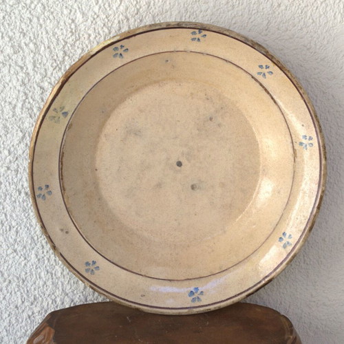 Antique ceramic plate from Apulia late 19th century used