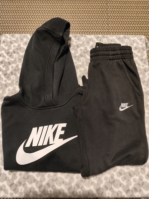 Nike authentic black tracksuit set like new