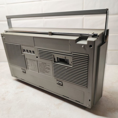 Toshiba RT-100S Vintage Boombox used, radio and cassette player