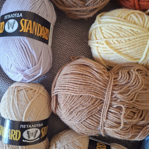 Yarn and Crochet Hooks like new