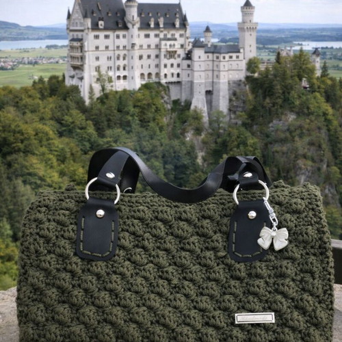 Cypress Elegance Shoulder Bag Handmade Knitted New Green