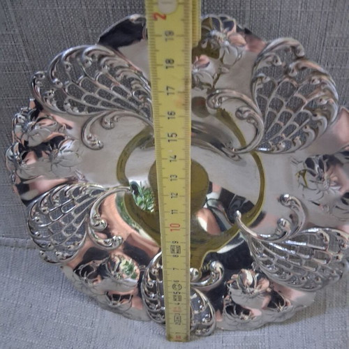 Vintage fountain dish, carved, elegant, like new