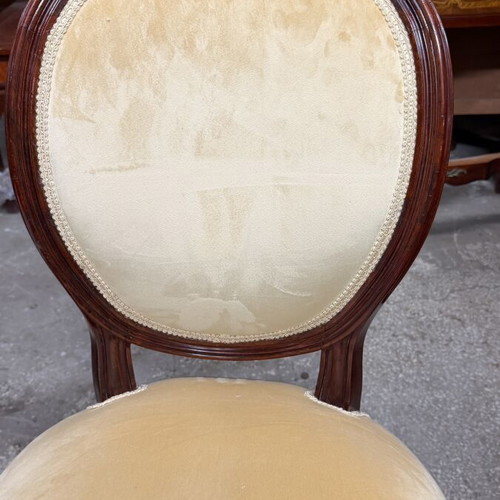 Saridis Extendable Dining Table with 8 Chairs like new