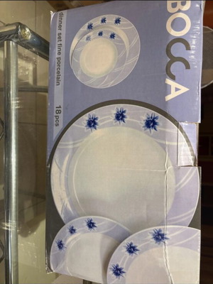 Bocca porcelain dinnerware set, 18 pieces