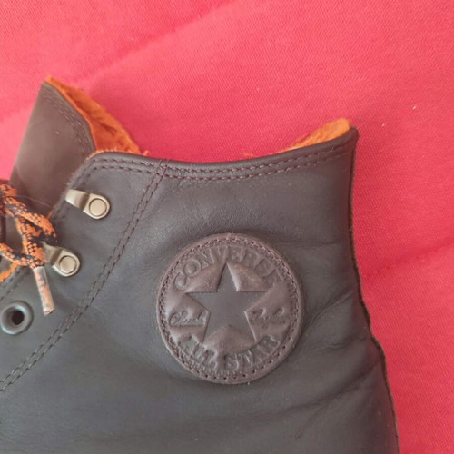 Converse brown boots like new, size 46