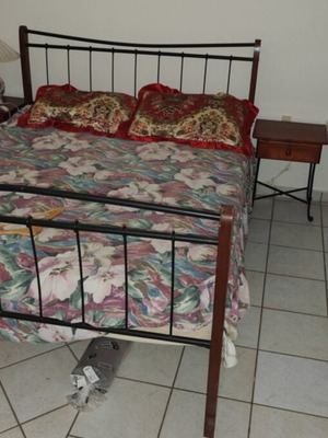 Κρεβάτι μεταλλικό και ξύλινο μεταχειρισμένο