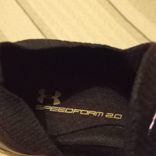 Under Armour men's athletic shoes like new, size 44
