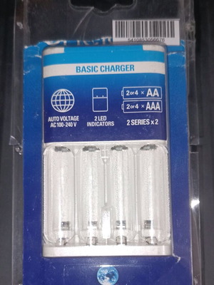 Panasonic Basic Charger for 4 Ni-MH AA/AAA Batteries New