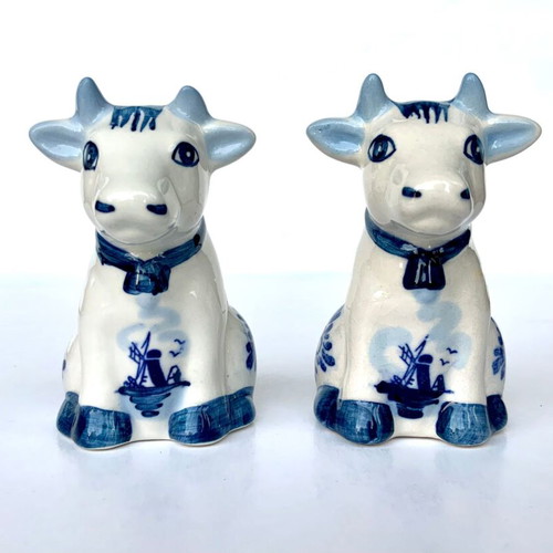 Dutch Delft Salt and Pepper Cow Set New, hand-painted porcelain