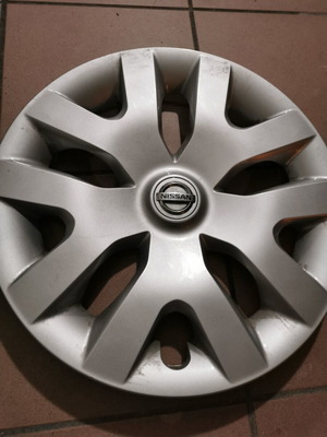 Nissan car hubcaps like new, 16 inches, compatible with 2014-2020 models