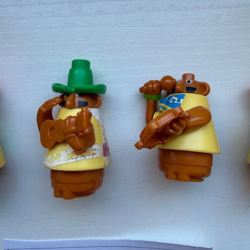 Kinder Surprise Siesta Singers used set of 4 figures 2004/05