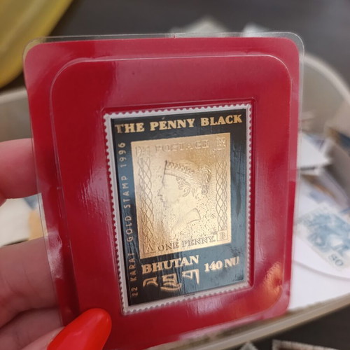 The Penny Black 1996 gold stamp Bhutan new