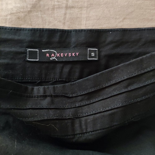 Raxevksy black skirt like new, size S