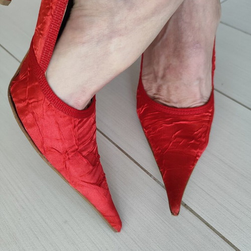Pointed red pumps size 37 like new, 10.5cm heel