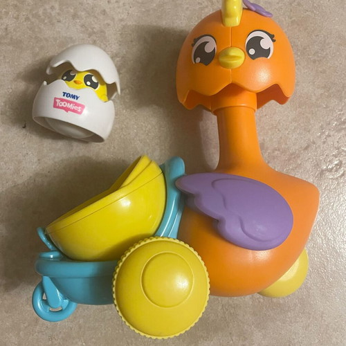 Tomy Toomies Pop & Hatch baby toy like new