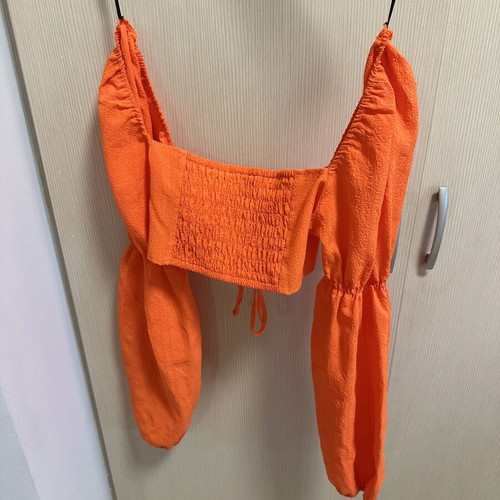 H&M crop top orange size S like new