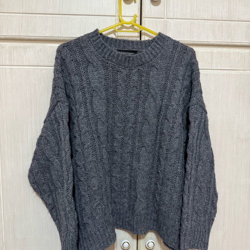 Stradivarius women's sweater like new, gray and blue, size S