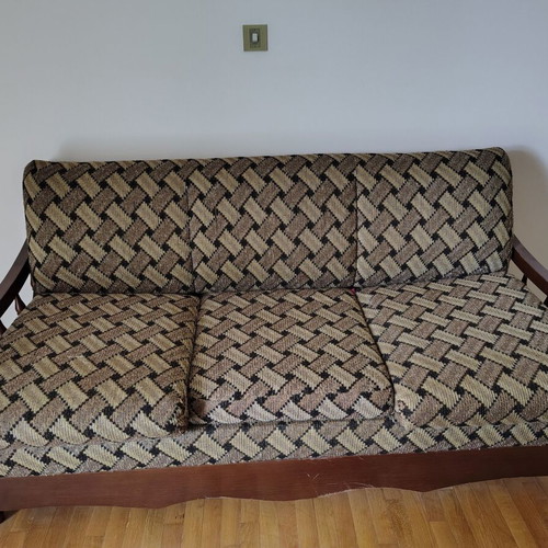 Sofa bed and 2 armchairs like new