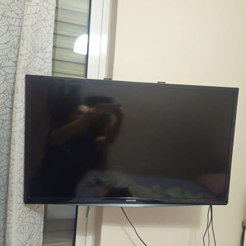 Samsung 32-inch TV