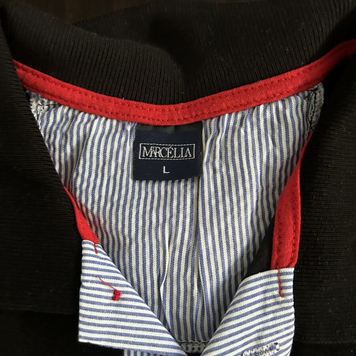 T shirt with collar like new, size L, black