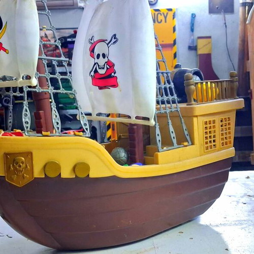 Pirate ship like new