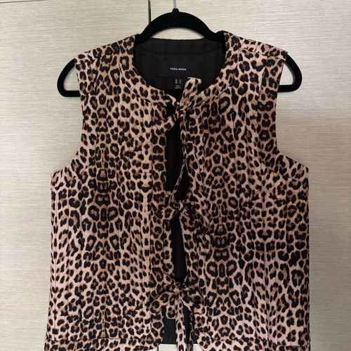 Vero Moda Pudded Leopard Vest like new, size M