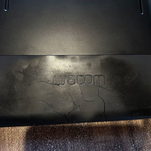Wacom Cintiq 13HD tablet used for graphic designers