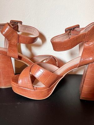 Brown platform sandals size 36 new