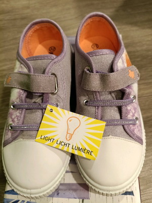 Frozen District kids athletic shoes new