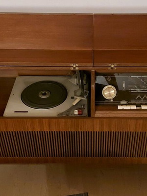 Phillips 1965 record player used