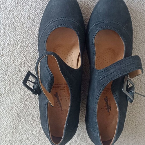 Women's black platform shoes size 39 like new, genuine leather