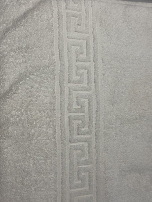 Body towels set of 2 with ancient Greek design and lace, like new