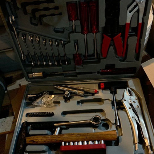 Complete Set of Electric and Manual Tools like new, ideal for craftsmen