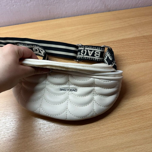 Beige bag like new, cream color