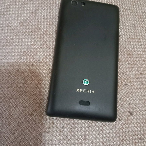 Sony Xperia ST23i used vintage, without charger, battery needed