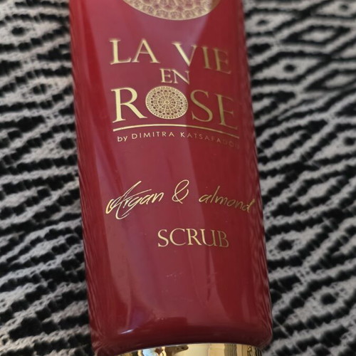 La Vie En Rose skincare set new, Argan & Almond Scrub, body butter, cream