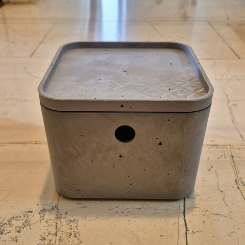 Plastic storage box with lid gray Keter Beton new