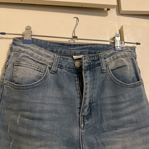 Mid Rise blue jeans with stretch, size Small