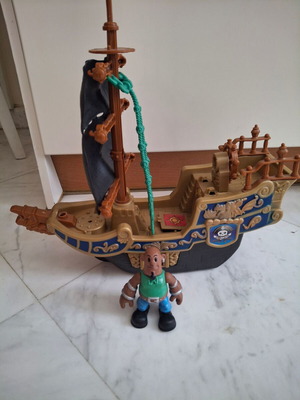 Πειρατικό καράβι Fisher Price παιχνίδι μεταχειρισμένο με φιγούρα πειρατή
