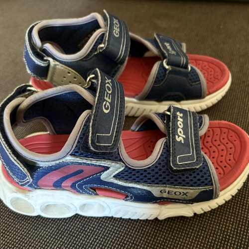 Geox sandals size 32 used with light-up feature, blue