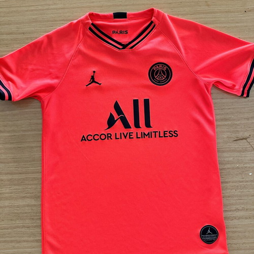 PSG jersey authentic like new (147-158cm)