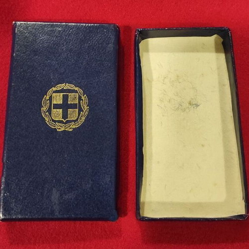Paper medal presentation case of National Resistance 1941-1945, like new